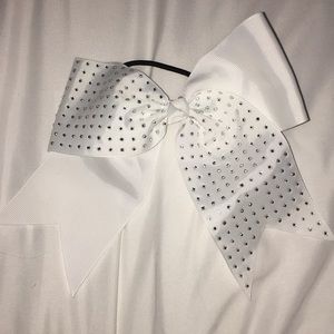 Cheer bow